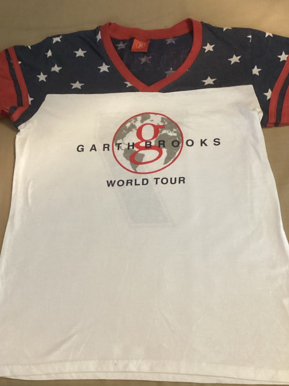 EUC Garth Brooks Womans White & Navy World Tour Short Sleeve Tee
